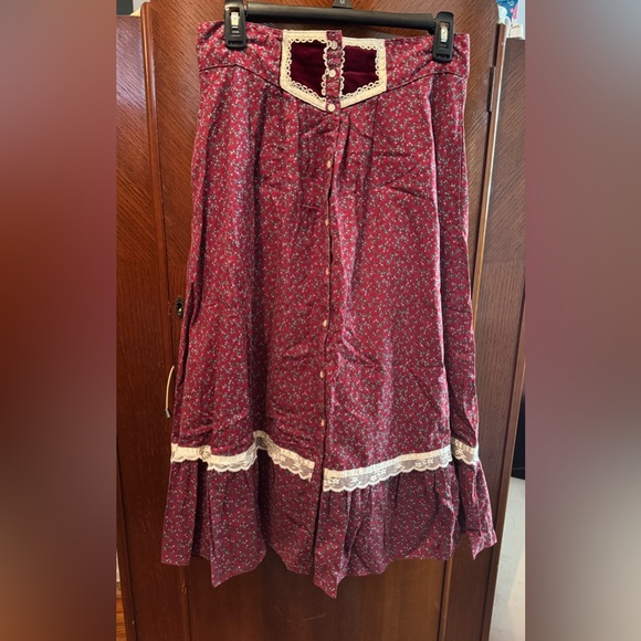 Gunne Sax Dresses & Skirts - Vintage Jessica’s Gunnies Calico Floral Midi Skirt Pockets Gunne Sax